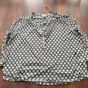 H&M Monochrome Patterned Blouse